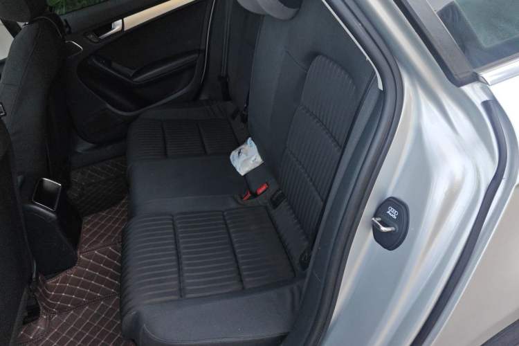 Used Audi A4L 2012 2.0 TFSI automatic standard version Left Rear Seat