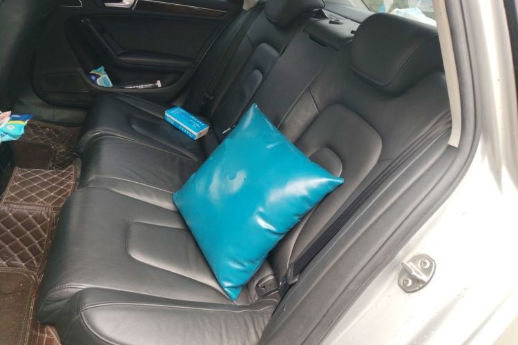 Used Audi A4L 2012 2.0 TFSI automatic Comfort trim level Left Rear Seat