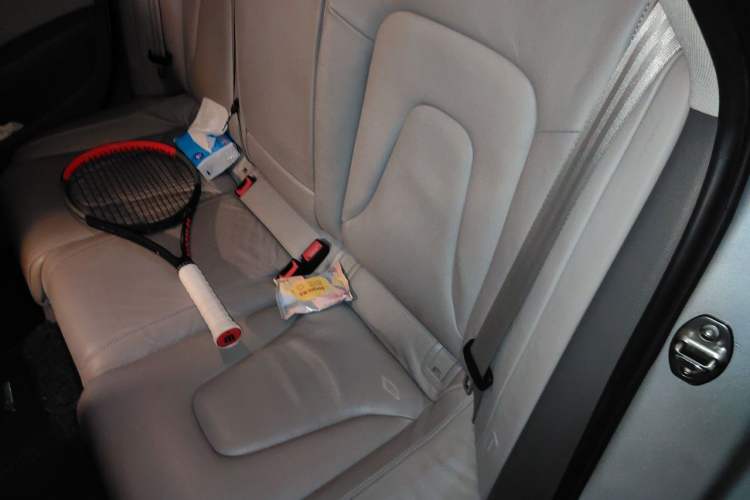Used Audi A4L 2012 2.0 TFSI automatic Comfort trim level Left Rear Seat