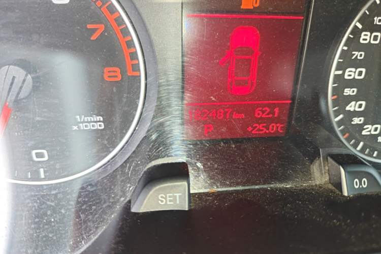 Used Audi A4L 2012 1.8 TFSI Automatic Comfort Model Odometer Close Up