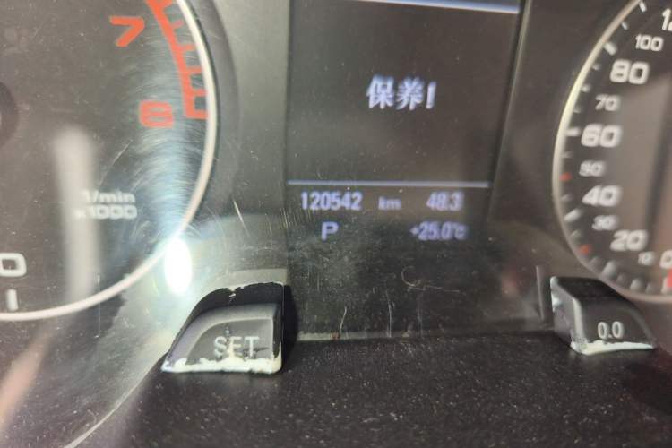 Used Audi A4L 2012 2.0 TFSI Automatic Technology Model Odometer Close Up