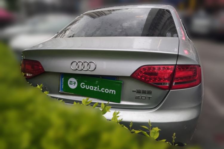 Used Audi A4L 2012 2.0 TFSI automatic Comfort trim level Rear