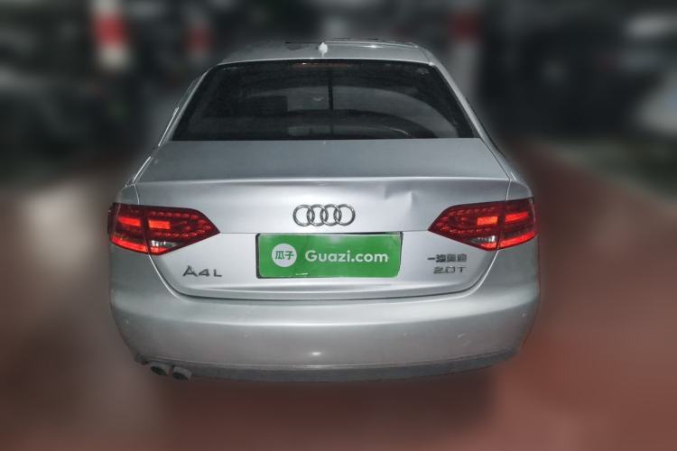 Used Audi A4L 2012 2.0 TFSI automatic Comfort trim level Rear