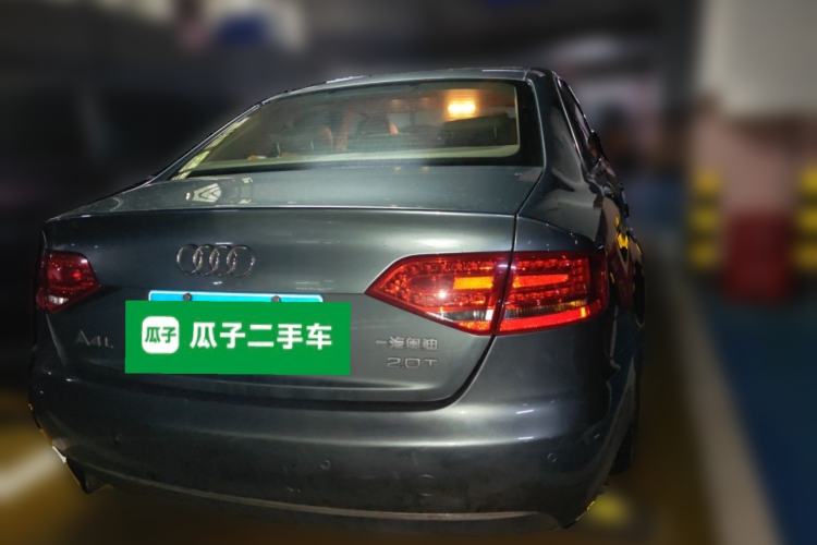 Used Audi A4L 2012 2.0 TFSI automatic Comfort trim level Rear
