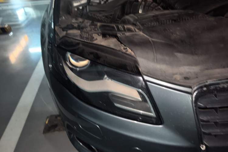 Used Audi A4L 2012 2.0 TFSI automatic standard version Right Front Headlight