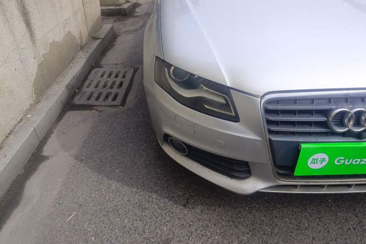 Used Audi A4L 2012 2.0 TFSI automatic standard version Right Front Headlight