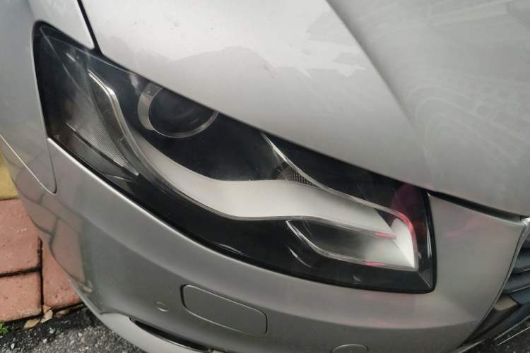 Used Audi A4L 2012 2.0 TFSI automatic standard version Right Front Headlight