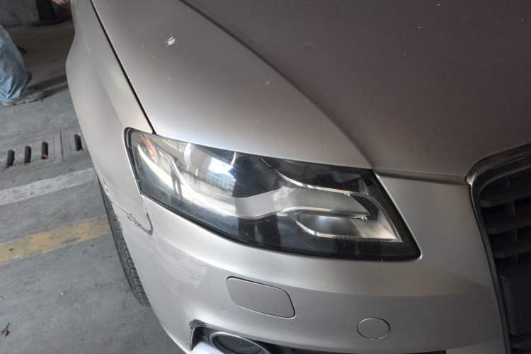 Used Audi A4L 2012 2.0 TFSI automatic standard version Right Front Headlight