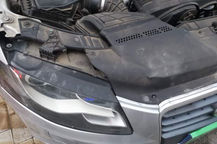 Used Audi A4L 2012 2.0 TFSI automatic standard version Right Front Headlight
