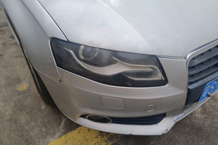 Used Audi A4L 2012 2.0 TFSI automatic standard version Right Front Headlight