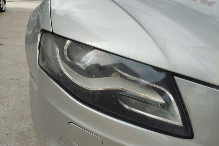 Used Audi A4L 2012 2.0 TFSI automatic Comfort trim level Right Front Headlight