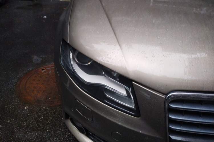 Used Audi A4L 2012 2.0 TFSI automatic Comfort trim level Right Front Headlight
