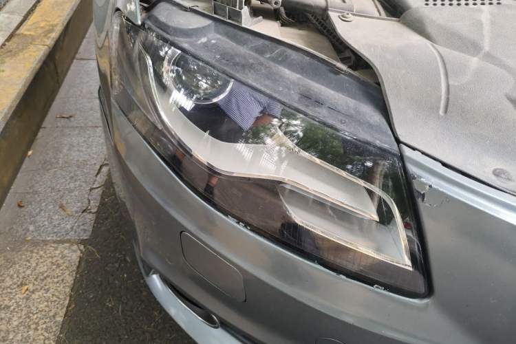 Used Audi A4L 2012 2.0 TFSI automatic standard version Right Front Headlight