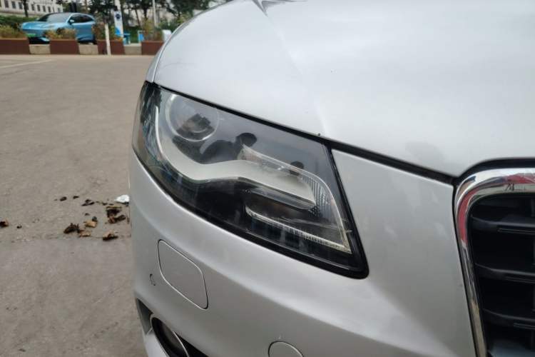 Used Audi A4L 2012 2.0 TFSI automatic Comfort trim level Right Front Headlight