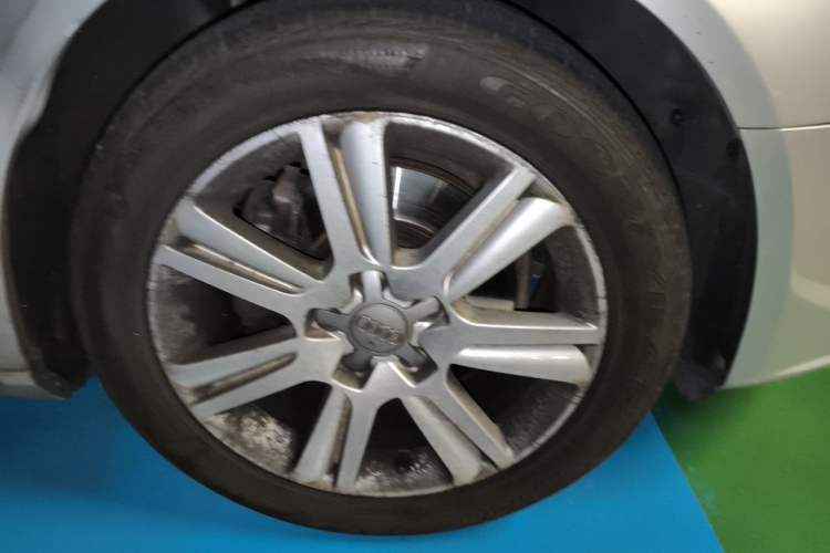Used Audi A4L 2012 2.0 TFSI Automatic Technology Model Right Front Wheel Hub