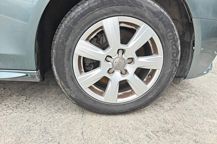 Used Audi A4L 2012 1.8 TFSI Automatic Comfort Model Right Front Wheel Hub