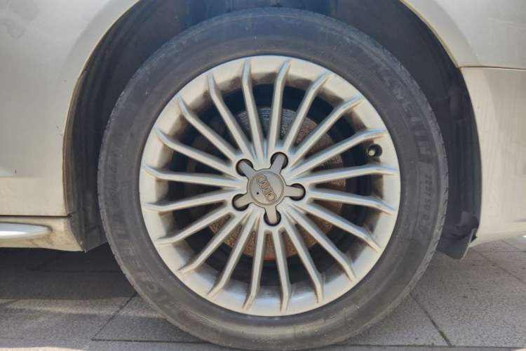 Used Audi A4L 2012 2.0 TFSI Automatic Technology Model Right Front Wheel Hub