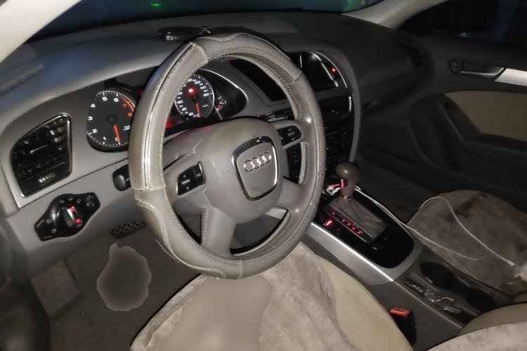 Used Audi A4L 2012 2.0 TFSI automatic standard version Steering Wheel