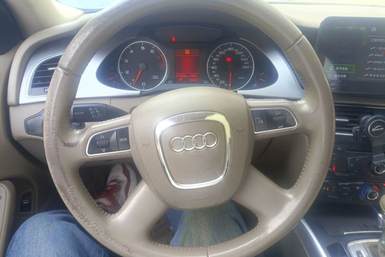 Used Audi A4L 2012 2.0 TFSI automatic standard version Steering Wheel
