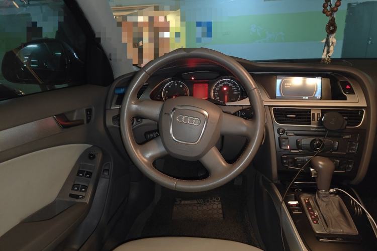 Used Audi A4L 2012 2.0 TFSI automatic standard version Steering Wheel