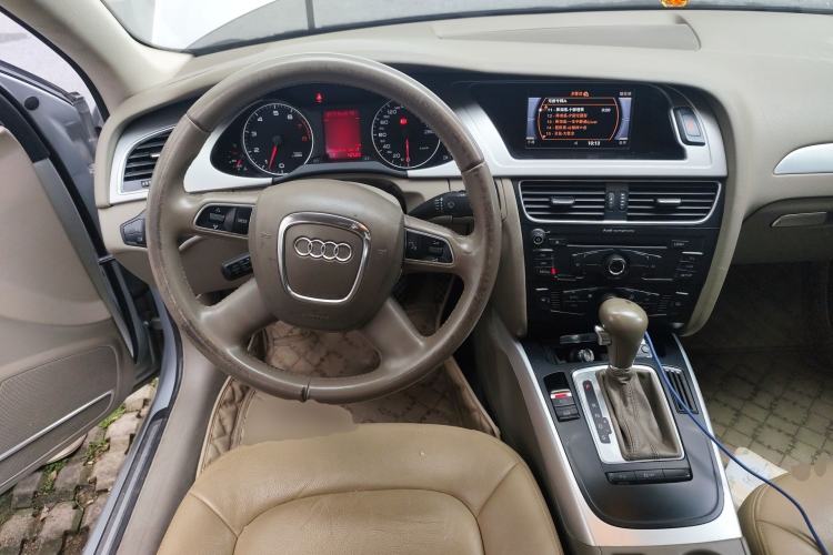 Used Audi A4L 2012 2.0 TFSI automatic standard version Steering Wheel