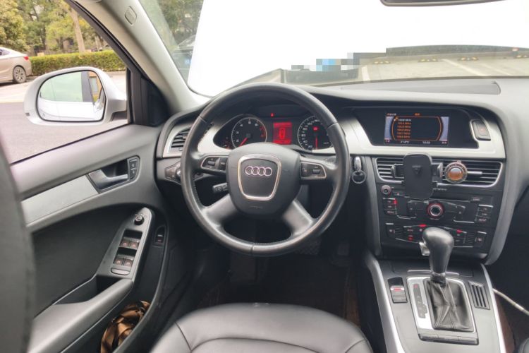 Used Audi A4L 2012 2.0 TFSI automatic standard version Steering Wheel