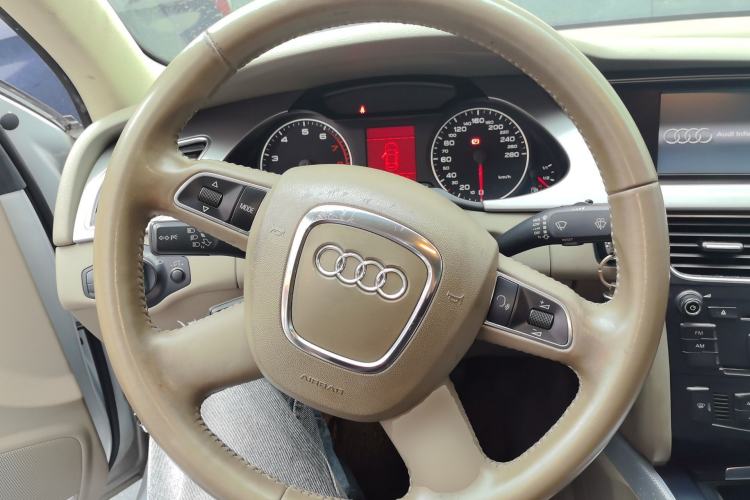 Used Audi A4L 2012 2.0 TFSI automatic standard version Steering Wheel