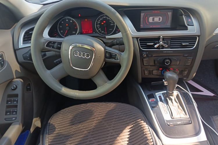 Used Audi A4L 2012 2.0 TFSI automatic standard version Steering Wheel