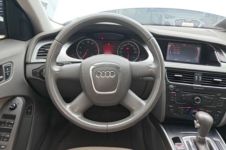 Used Audi A4L 2012 1.8 TFSI Automatic Comfort Model Steering Wheel