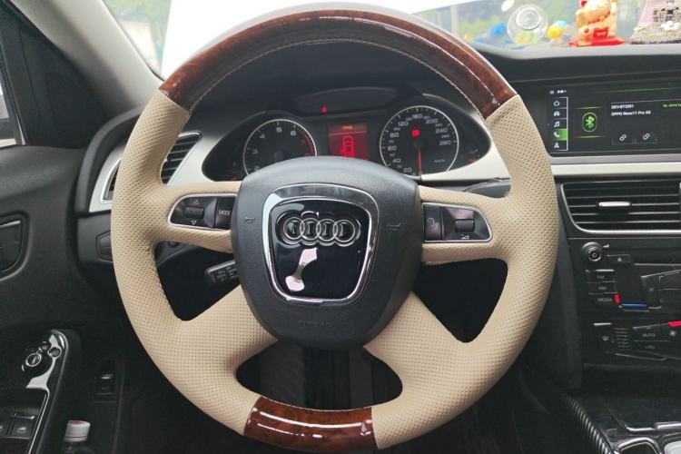 Used Audi A4L 2012 2.0 TFSI automatic standard version Steering Wheel