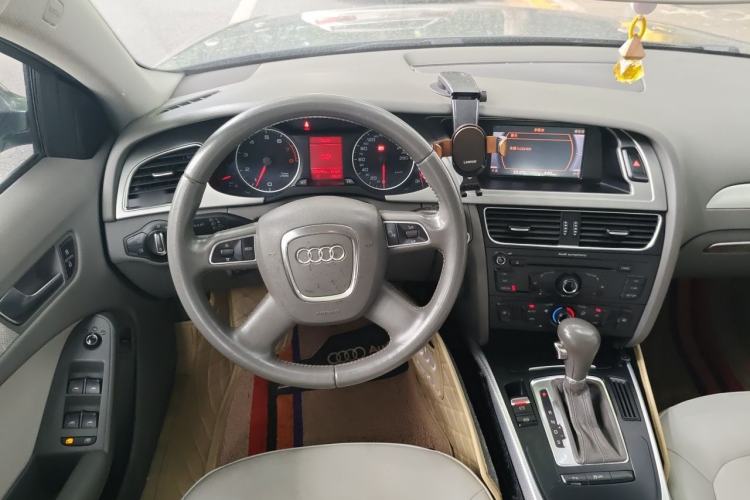 Used Audi A4L 2012 2.0 TFSI automatic standard version Steering Wheel