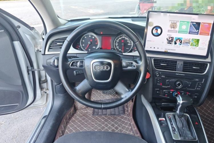 Used Audi A4L 2012 2.0 TFSI automatic standard version Steering Wheel