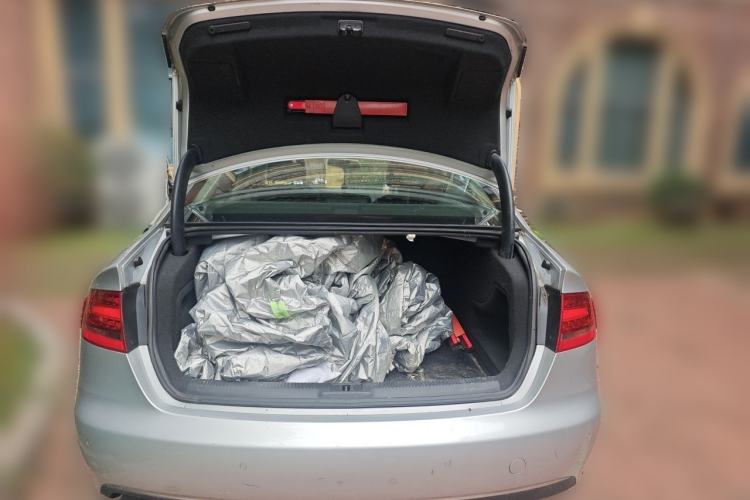 Used Audi A4L 2012 2.0 TFSI automatic Comfort trim level Trunk