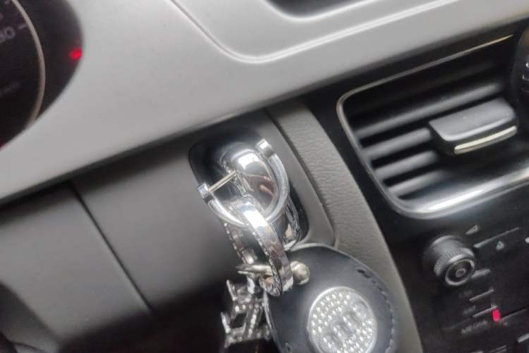 Used Audi A4L 2012 2.0 TFSI automatic standard version Vehicle Key