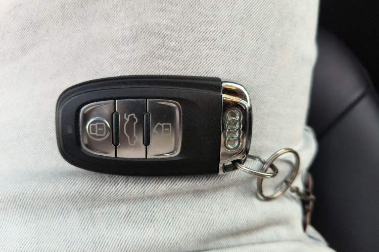 Used Audi A4L 2012 2.0 TFSI Automatic Technology Model Vehicle Key