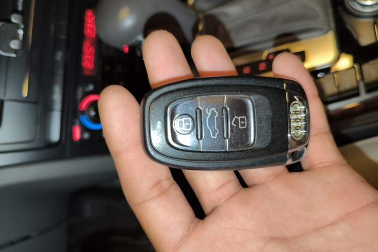Used Audi A4L 2012 2.0 TFSI Automatic Technology Model Vehicle Key