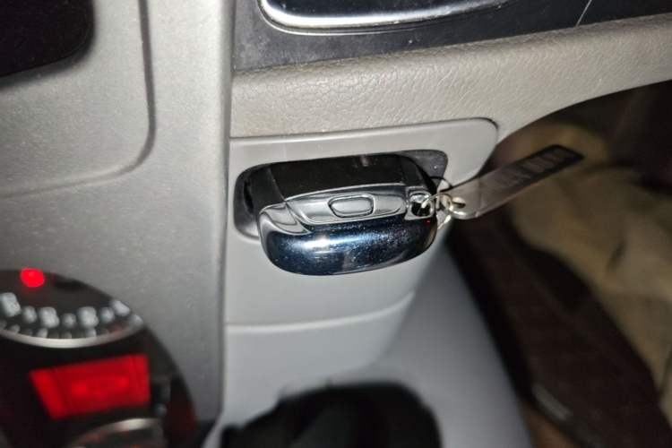 Used Audi A4L 2012 2.0 TFSI automatic Comfort trim level Vehicle Key