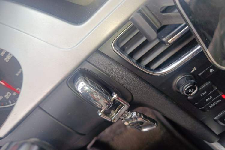 Used Audi A4L 2012 2.0 TFSI automatic standard version Vehicle Key