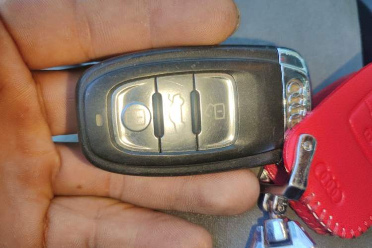 Used Audi A4L 2012 2.0 TFSI automatic standard version Vehicle Key