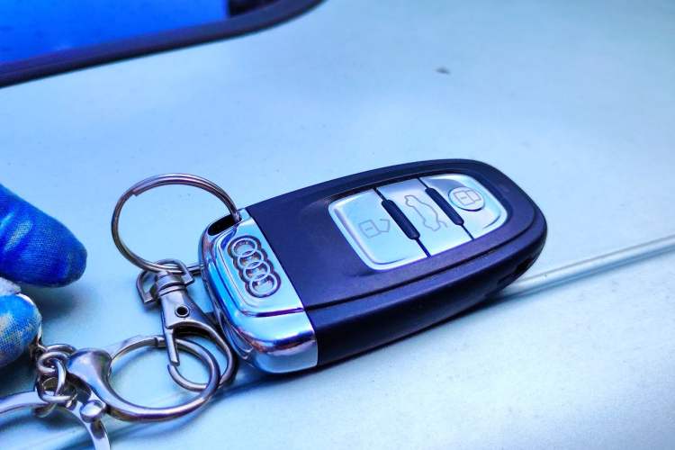 Used Audi A4L 2012 2.0 TFSI automatic sporty version Vehicle Key