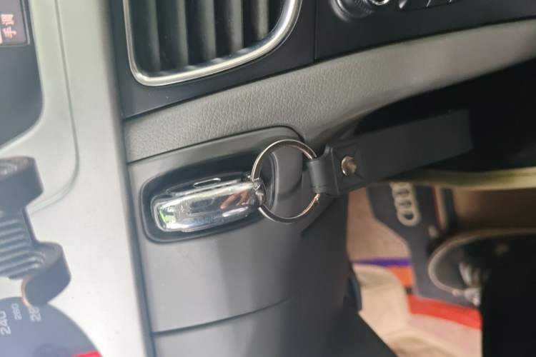 Used Audi A4L 2012 2.0 TFSI automatic standard version Vehicle Key