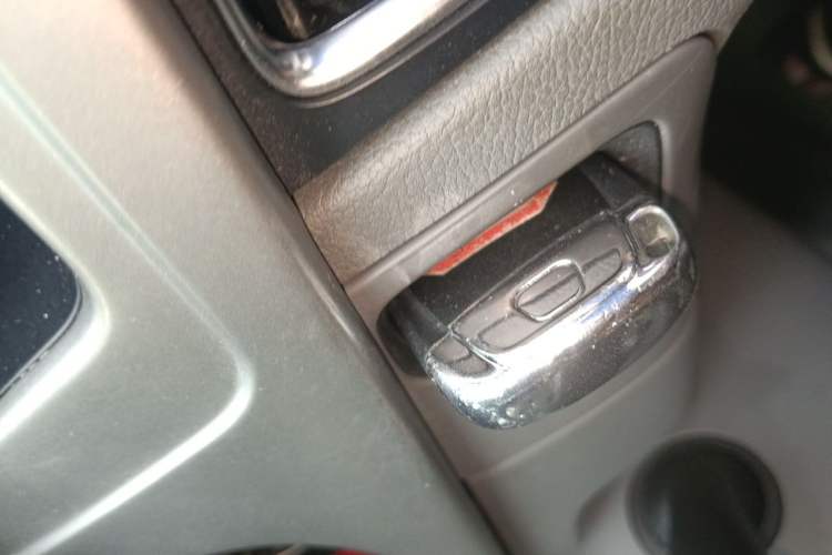 Used Audi A4L 2012 2.0 TFSI automatic Comfort trim level Vehicle Key