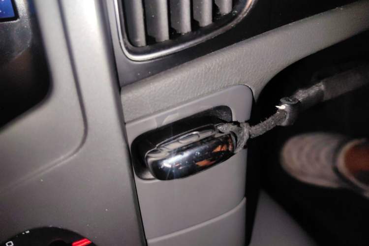 Used Audi A4L 2012 2.0 TFSI automatic Comfort trim level Vehicle Key