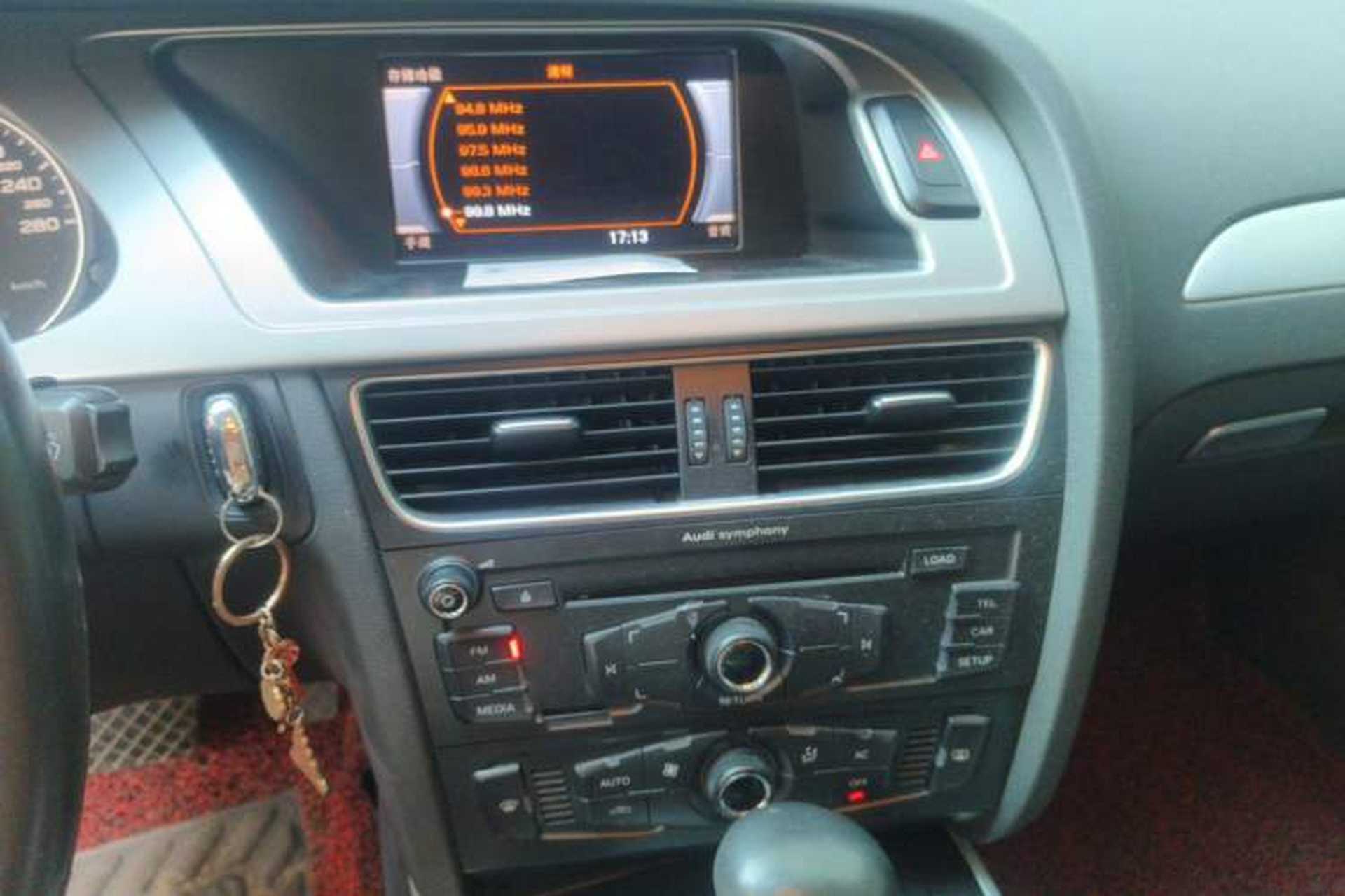 Used Audi A4L 2012 2.0 TFSI automatic standard version Audio And AC Panel