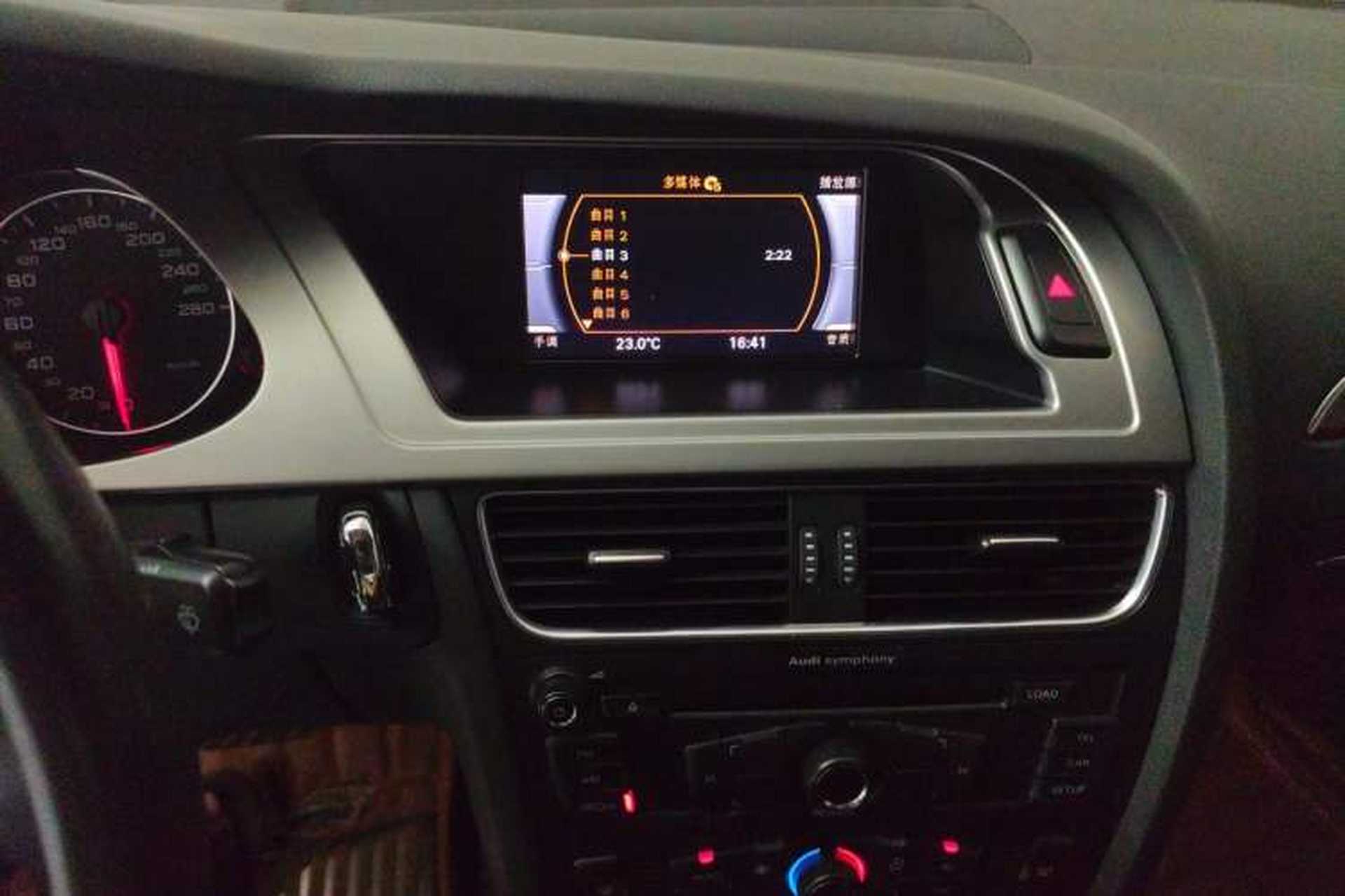Used Audi A4L 2012 2.0 TFSI automatic Comfort trim level Audio And AC Panel