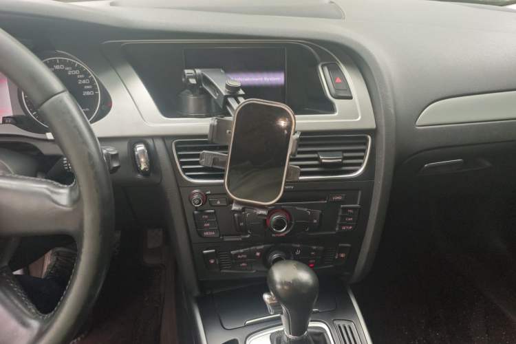 Used Audi A4L 2012 1.8 TFSI Automatic Comfort Model Audio And AC Panel