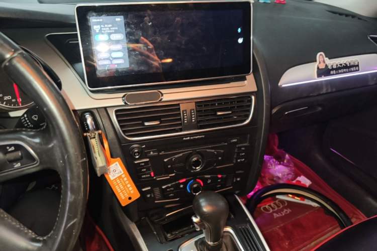 Used Audi A4L 2012 2.0 TFSI automatic standard version Audio And AC Panel