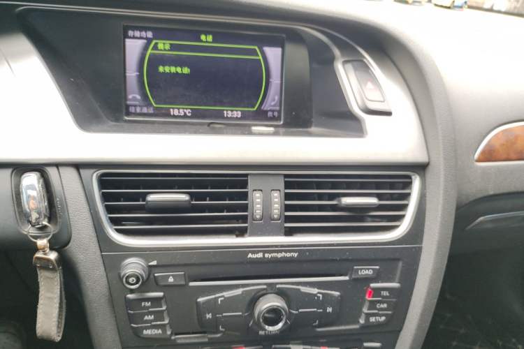 Used Audi A4L 2012 2.0 TFSI automatic Comfort trim level Audio And AC Panel