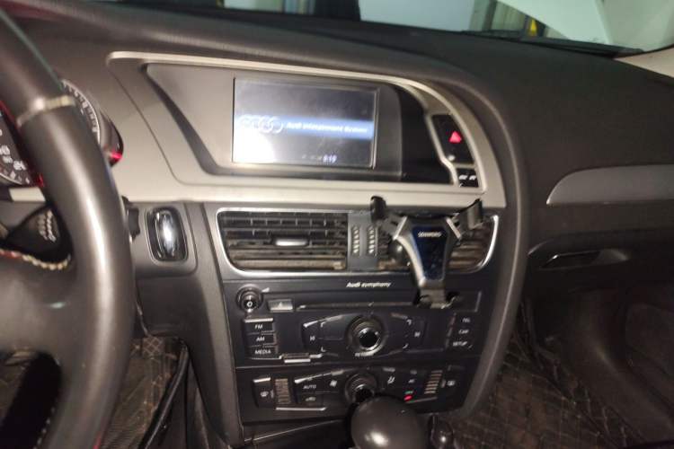 Used Audi A4L 2012 1.8 TFSI Automatic Comfort Model Audio And AC Panel