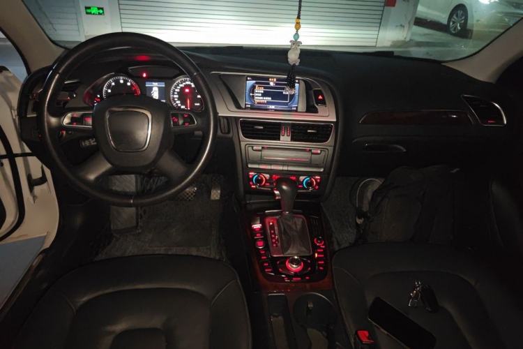 Used Audi A4L 2012 2.0 TFSI Automatic Technology Model Center Console